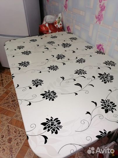 Кухонный стол