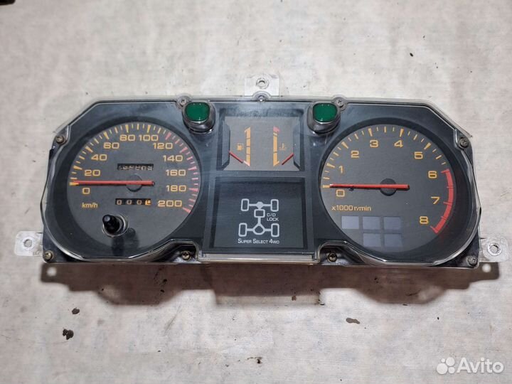 Щиток приборов Mitsubishi Pajero 2