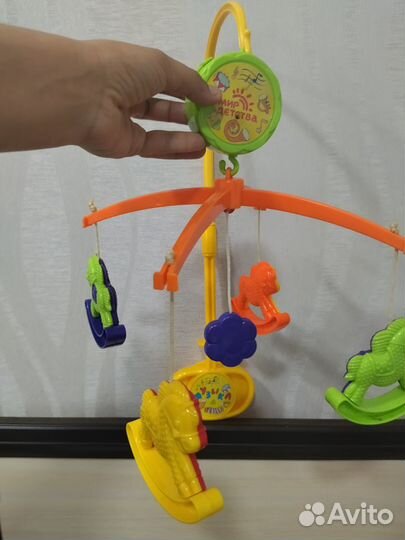 Подвеска на детскую кроватку, музыкальная