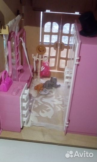 Кукольный домик с мебелью