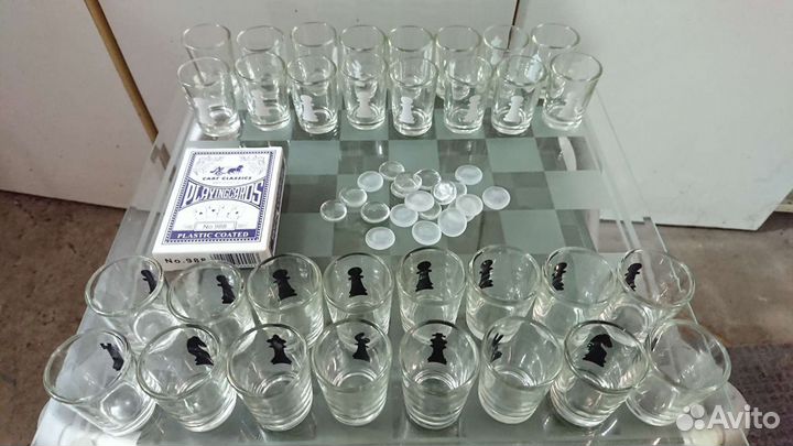 Набор шахматиста, рюмок