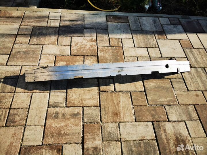 Усилитель бампера BMW F01