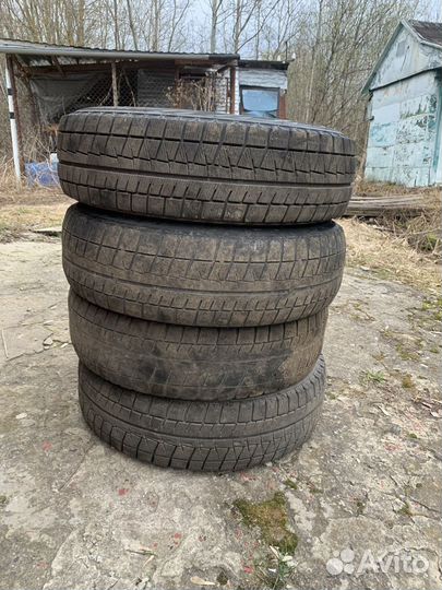 Bridgestone Blizzak Revo1 185/70 R14