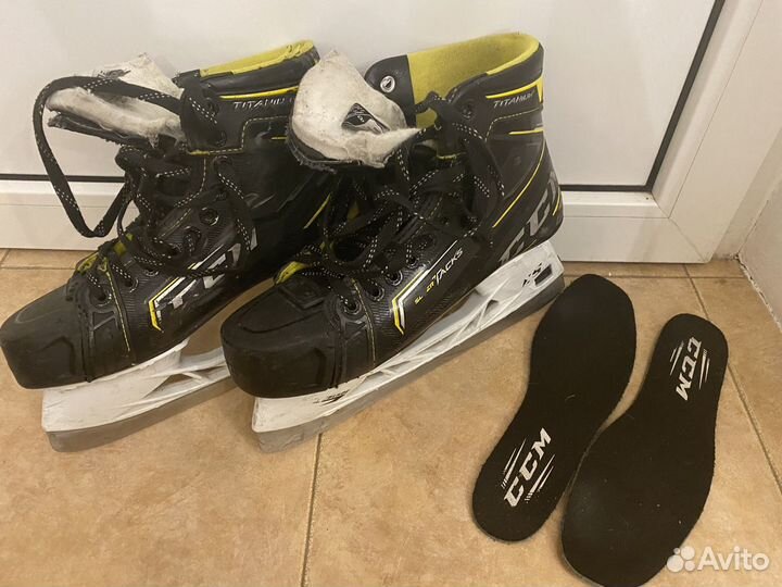 Коньки для хоккея с мячом CCM 8D