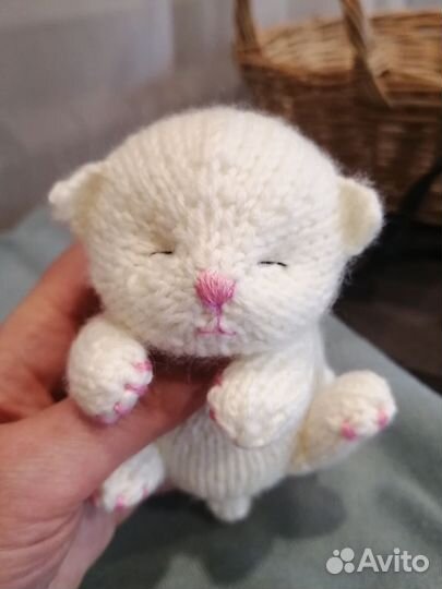 Вязаный котенок для Валентины Вениаминовны