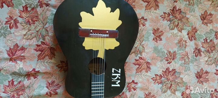 Акустическая гитара