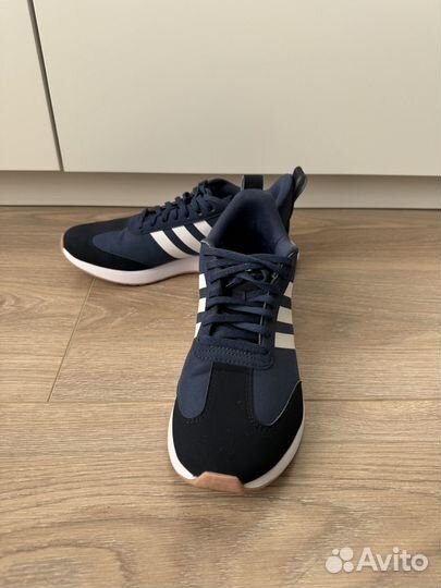 Кроссовки adidas