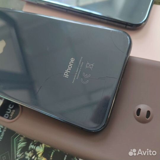 Телефон iPhone X