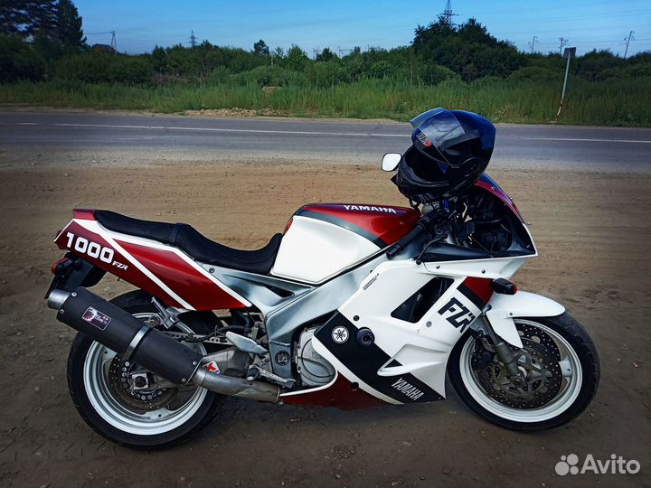 Yamaha FZR1000