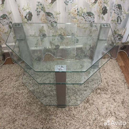 Стеклянная тумба, стол