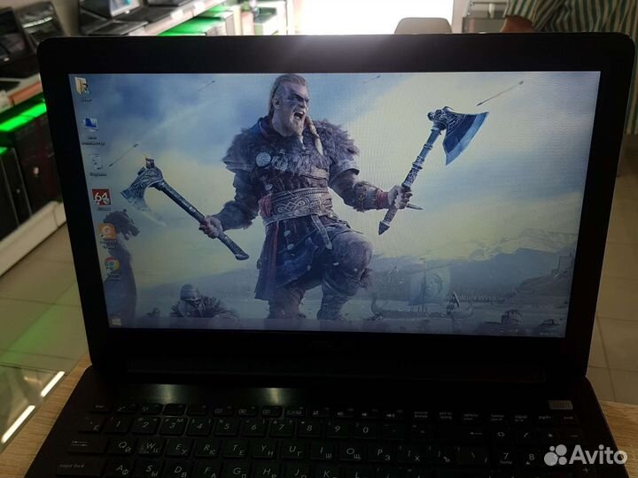 Ноутбук Samsung X11, в подарок клавиатура