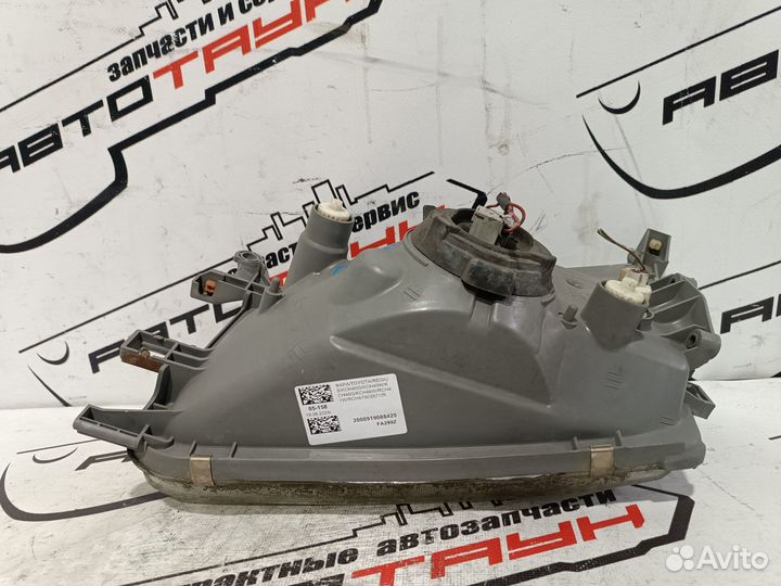 Фара toyota regius KCH40G KCH40W KCH46G KCH46W RCH