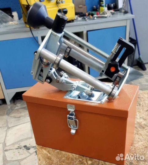 Устройство для снятия оксидного слоя