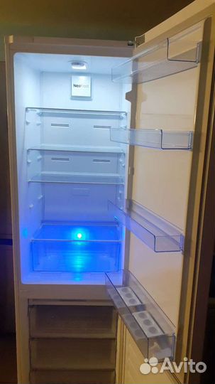 Холодильник с морозильной камерой.Доставка