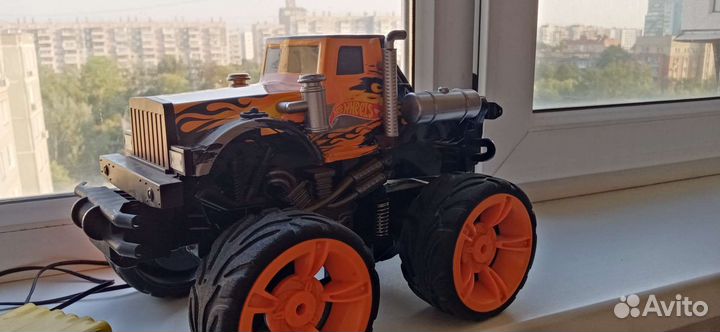 Машинка на радиоуправлении