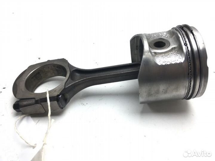 Поршень с шатуном Renault Megane KZ0U K4M 2008