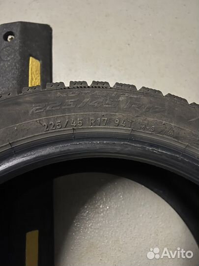Pirelli Ice Zero FR 225/45 R17 94T