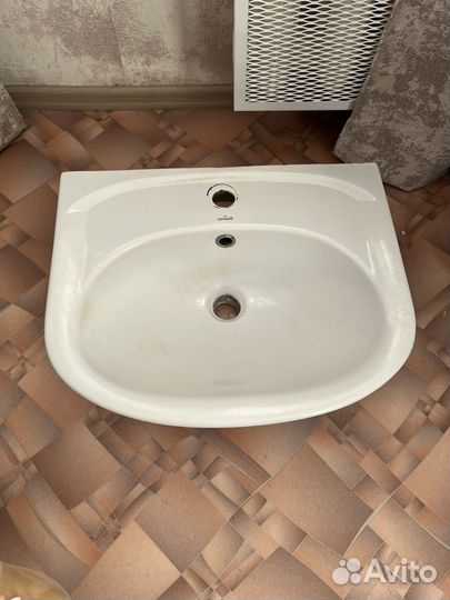 Тумба с раковиной для ванной