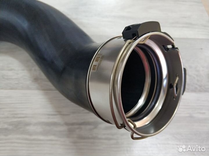 Патрубок интеркулера BMW F07,F10,F11 (11617810615)