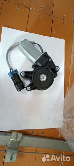 Мотор электростеклоподьемника