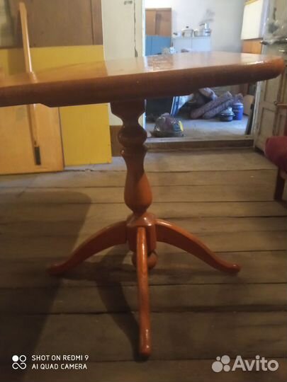 Кухонный стол