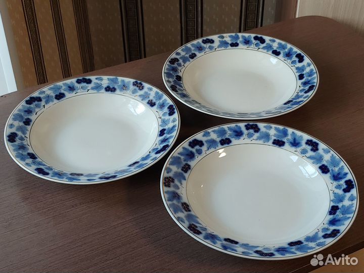 Тарелка фарфорового завода 