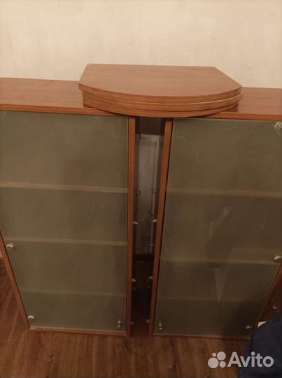 Книжный шкаф