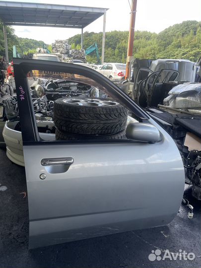 Дверь перед право c Nissan Cube Z10 CG13DE