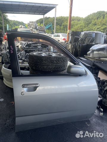 Дверь перед право c Nissan Cube Z10 CG13DE