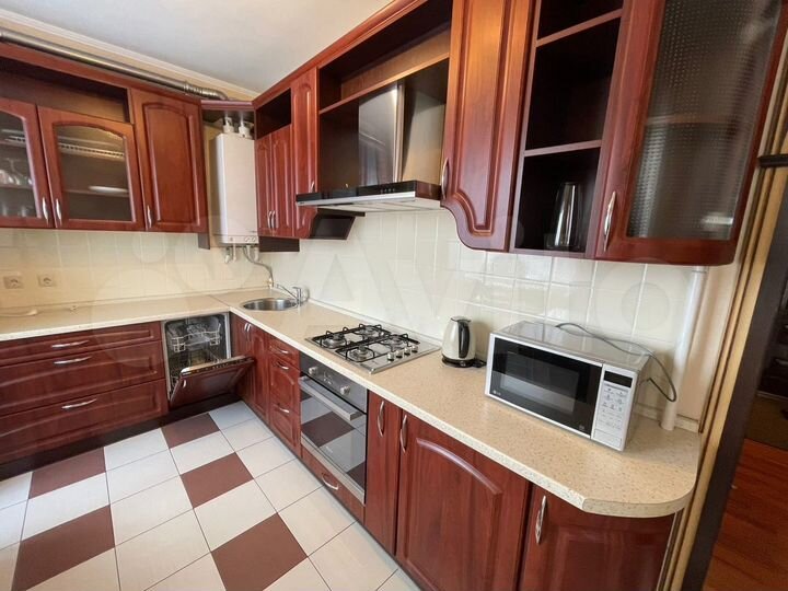 2-к. квартира, 100 м², 4/5 эт.