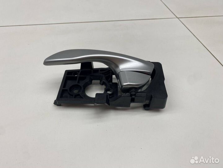 Ручка двери задней внутренняя левая Kia RIO IV (Y