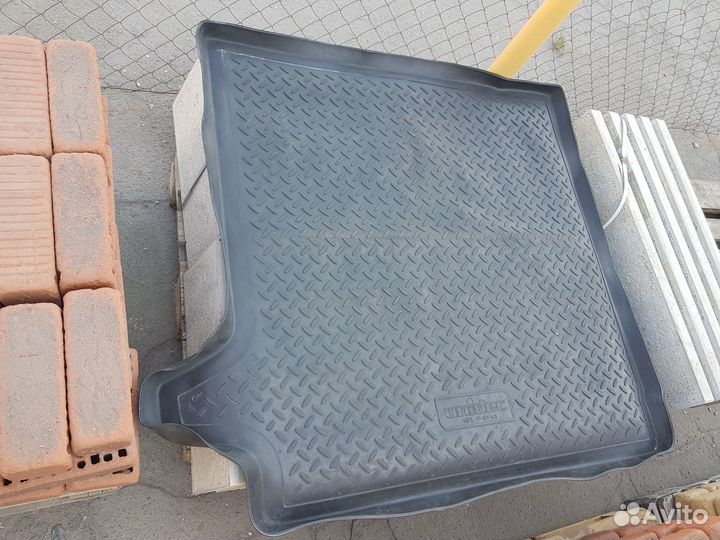 Коврик резиновый багажника Nissan Pathfinder R51