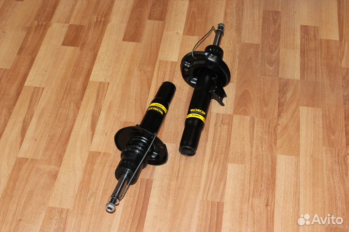 Амортизатор передний Golf Octavia A5 Yeti A3