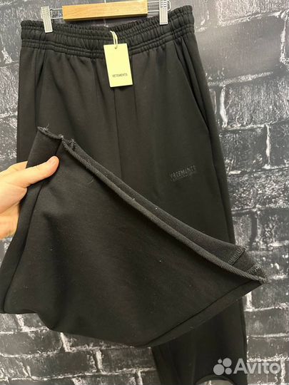 Спортивные штаны Vetements limited edition