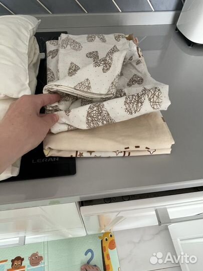 Детское одеяло и подушка и постельное белье