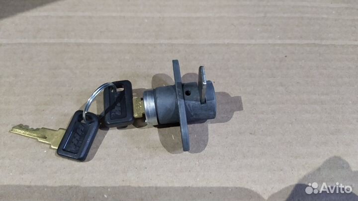 Замок багажника на Иж