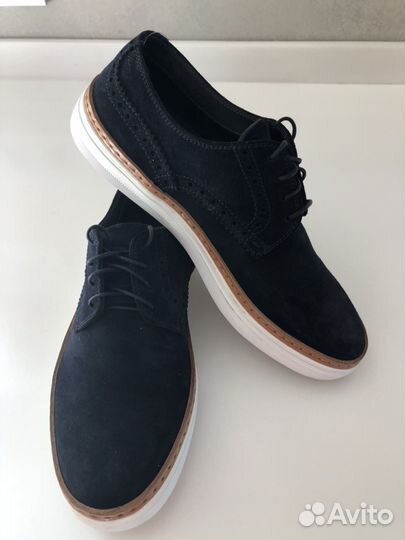 Продаю ботинки Hugo Boss