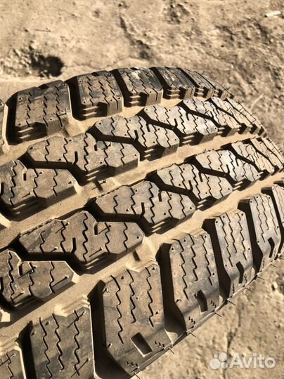 Cooper Discoverer A/T 235/70 R15 102S