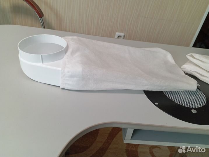 Стол для мастера маникюра с вытяжкой