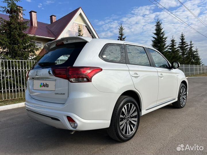 Mitsubishi Outlander 2.0 CVT, 2022, 31 км