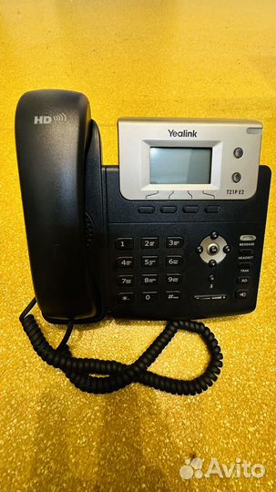 SIP телефон Yealink T21P E2