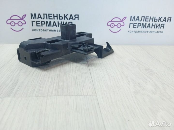 Кронштейн (крепление) радиатора левый BMW 7