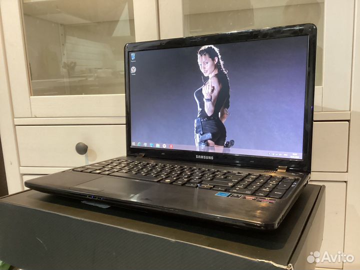 Ноутбук Самсунг, состояние хорошее