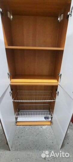 Два навесных шкафчика