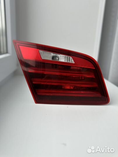 Фонарь задний в крышку багажника bmw 5 f10