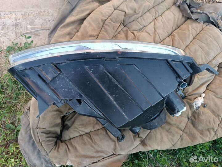 Блок фары на гранту