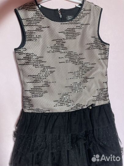 Платье нарядное для девочки 140