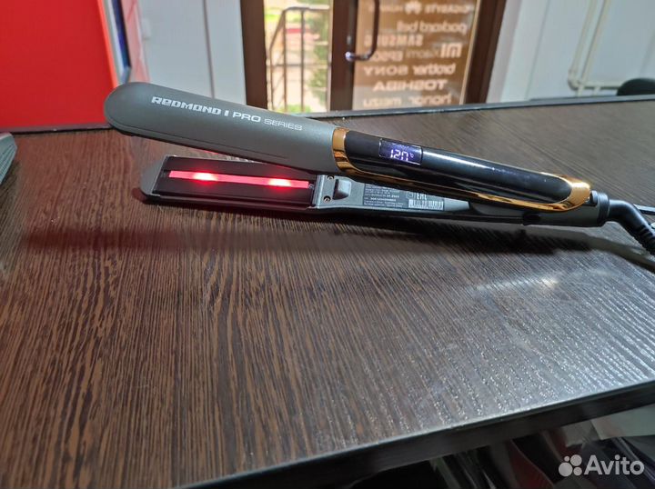 Выпрямитель для волос Redmond Утюжок для волос