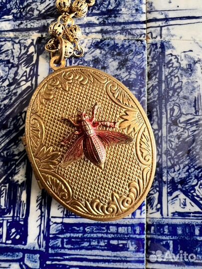 Локет от Lenora Dame