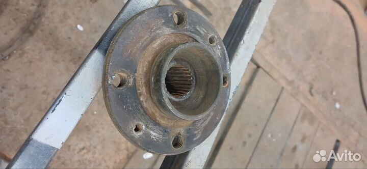 Поворотный кулак левый renault scenic 2 megane 2